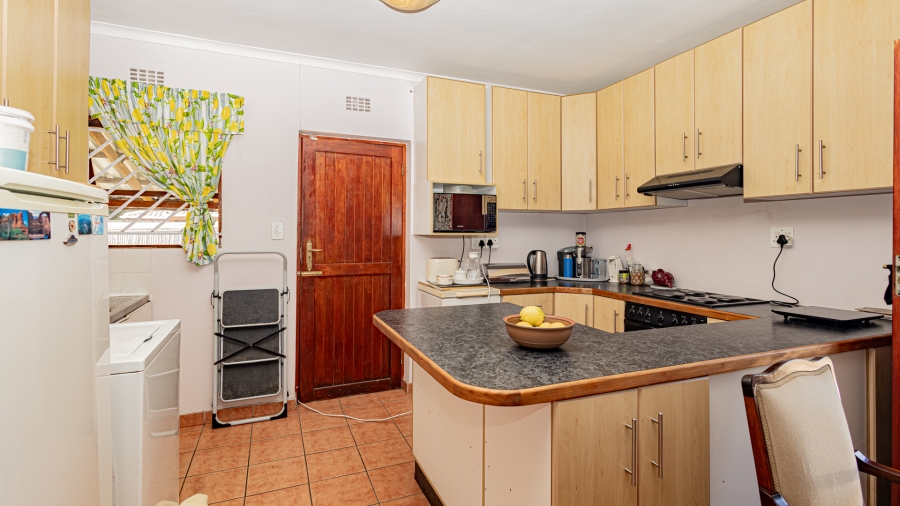 3 Bedroom Property for Sale in Loucharmante Western Cape
